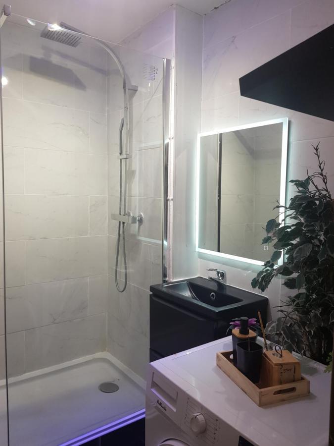 Tout Confort - Clim- Salle De Bain Commune Nîmes Kültér fotó