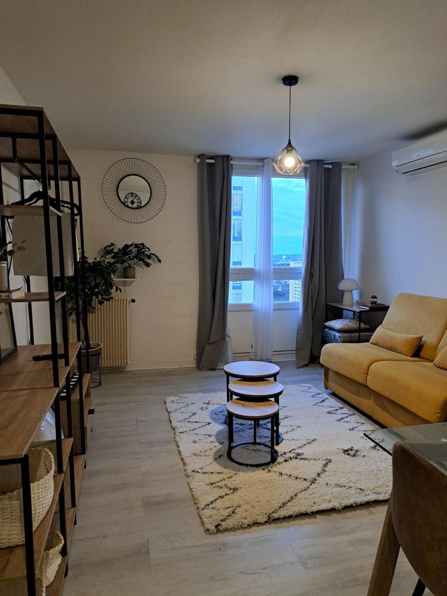 Tout Confort - Clim- Salle De Bain Commune Nîmes Kültér fotó