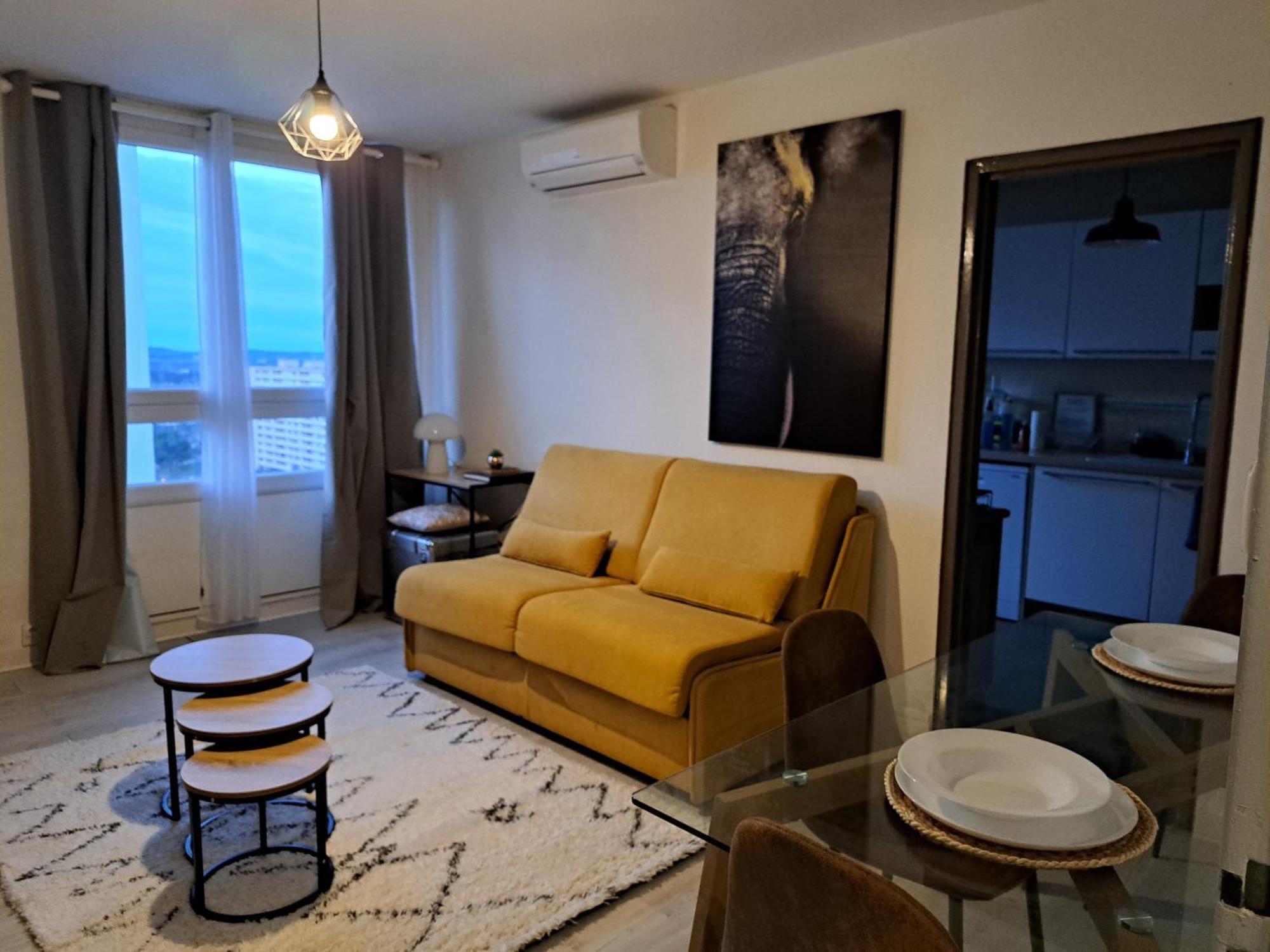 Tout Confort - Clim- Salle De Bain Commune Nîmes Kültér fotó